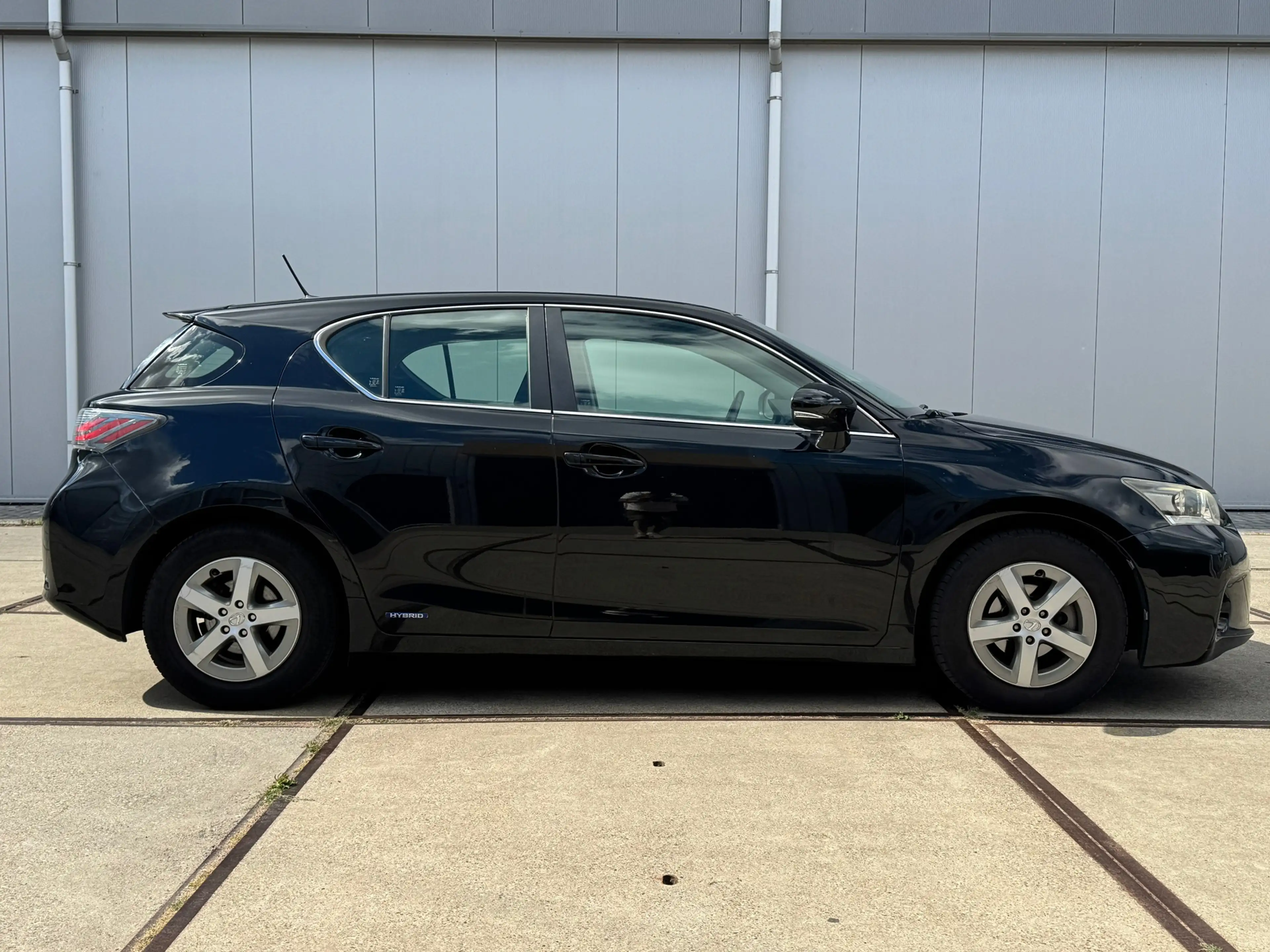 Lexus CT 200h Hybrid — photo 5