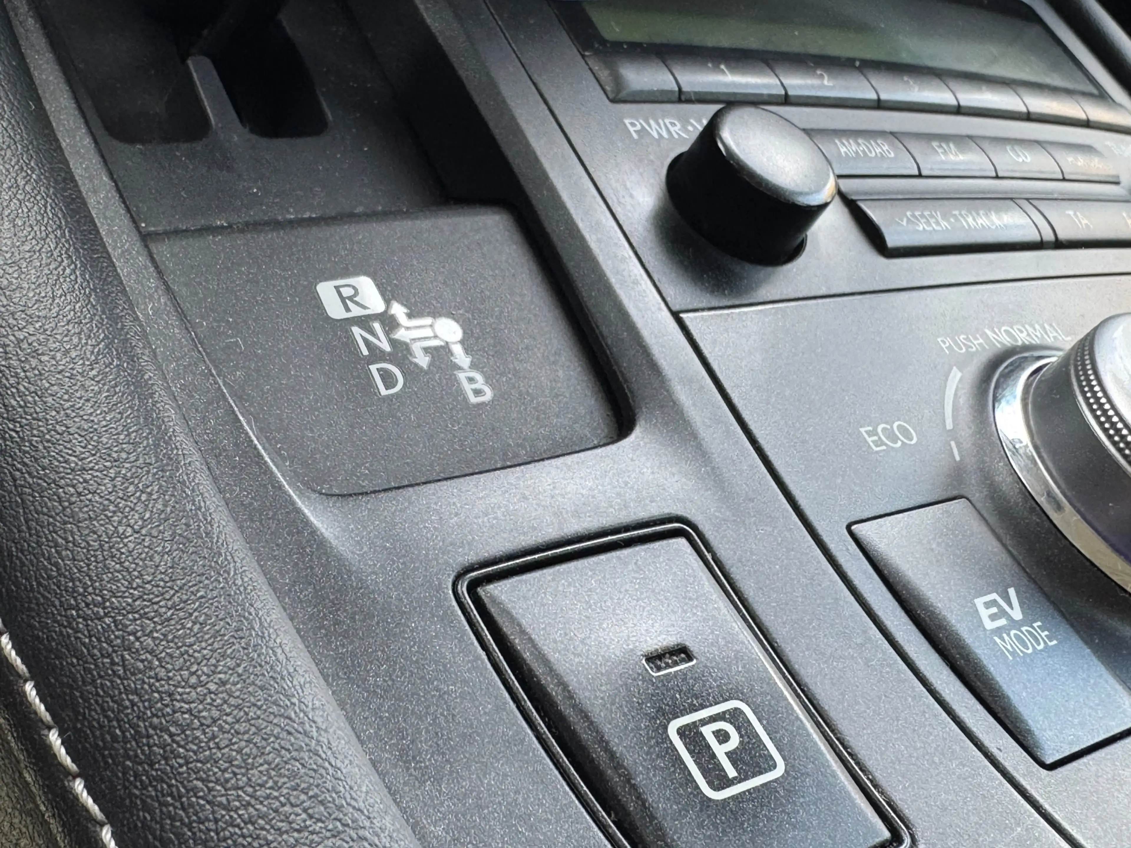 Lexus CT 200h Hybrid — photo 14