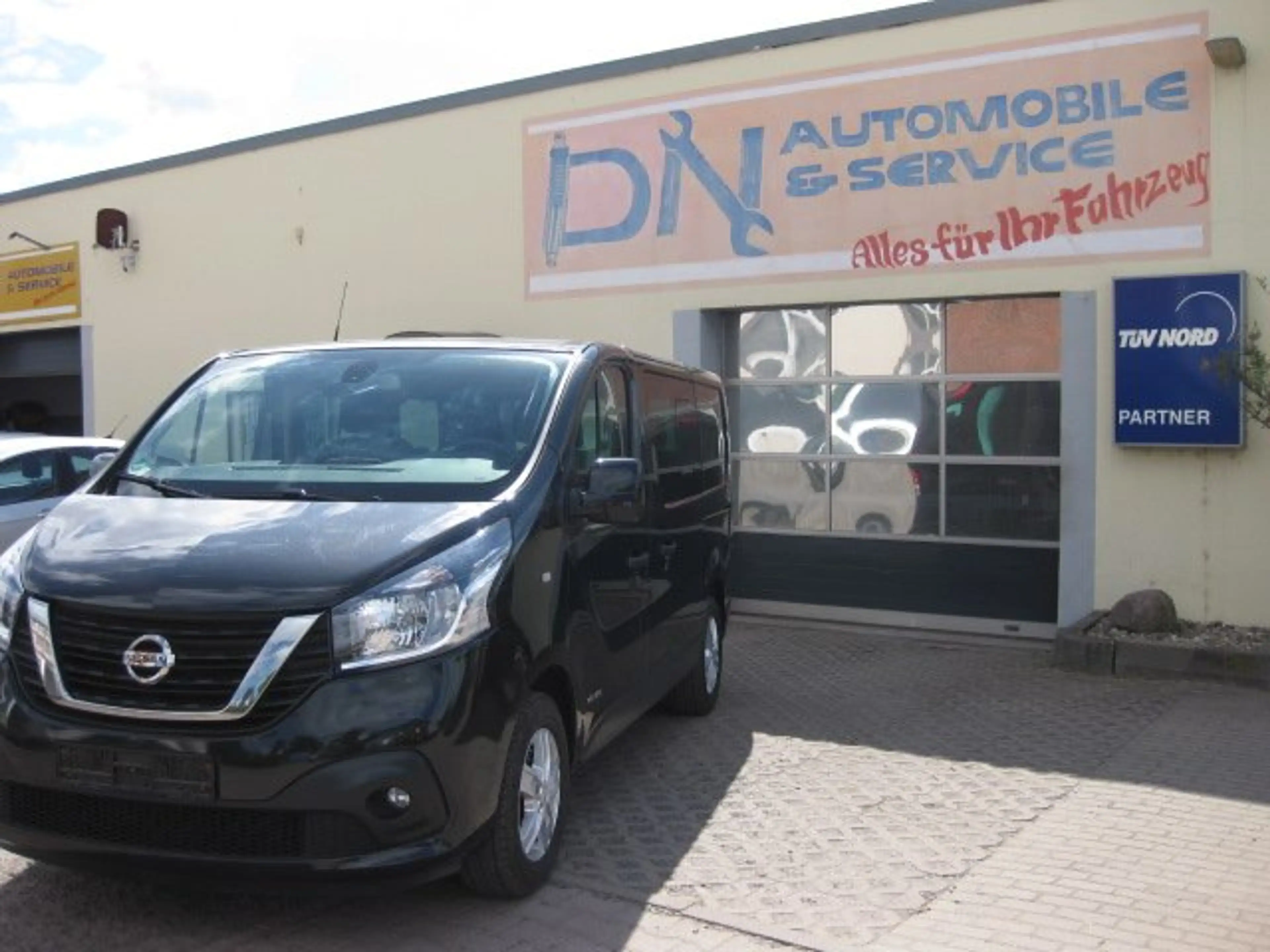 Nissan NV300 L1H1 2,7t PREMIUM — photo 2