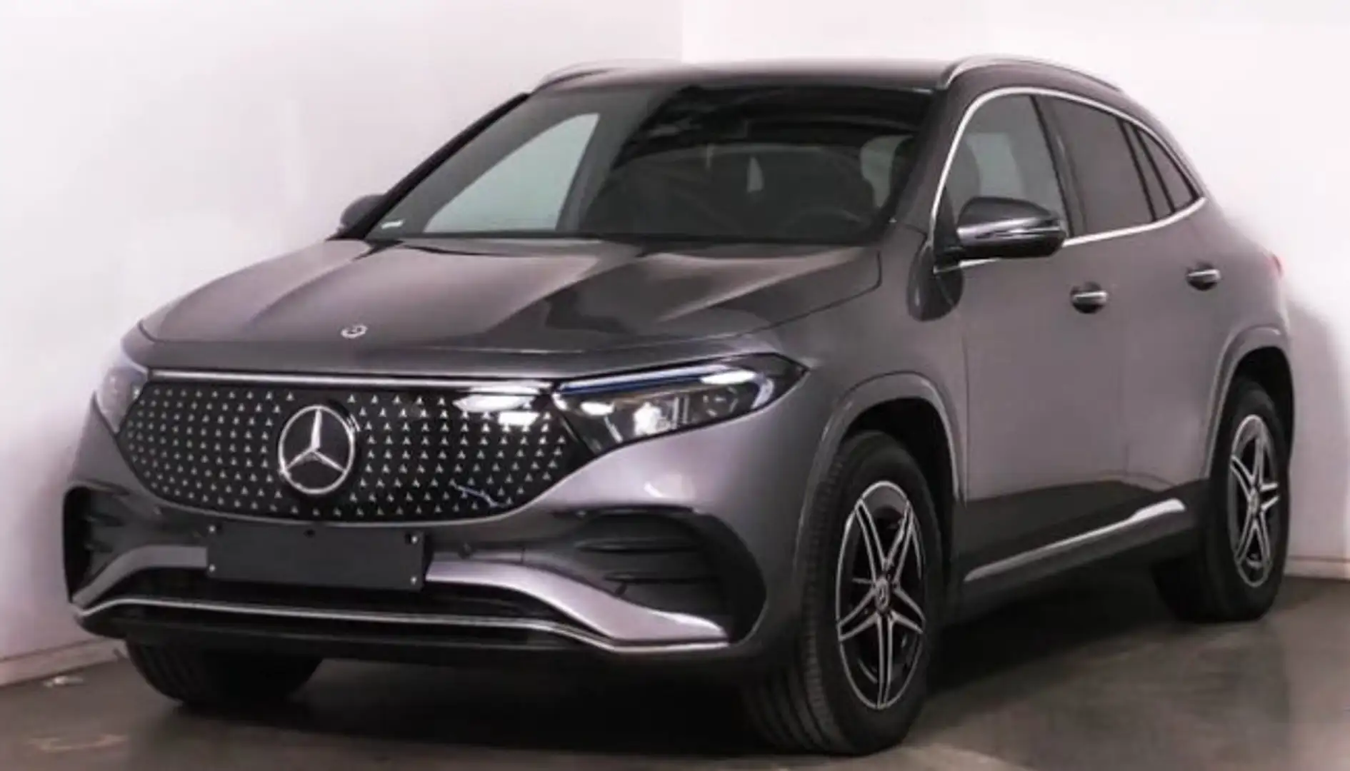Mercedes-Benz EQA 300 4Matic,AMG-Line,inklapbare trekhaak,winter pack Grijs - 1