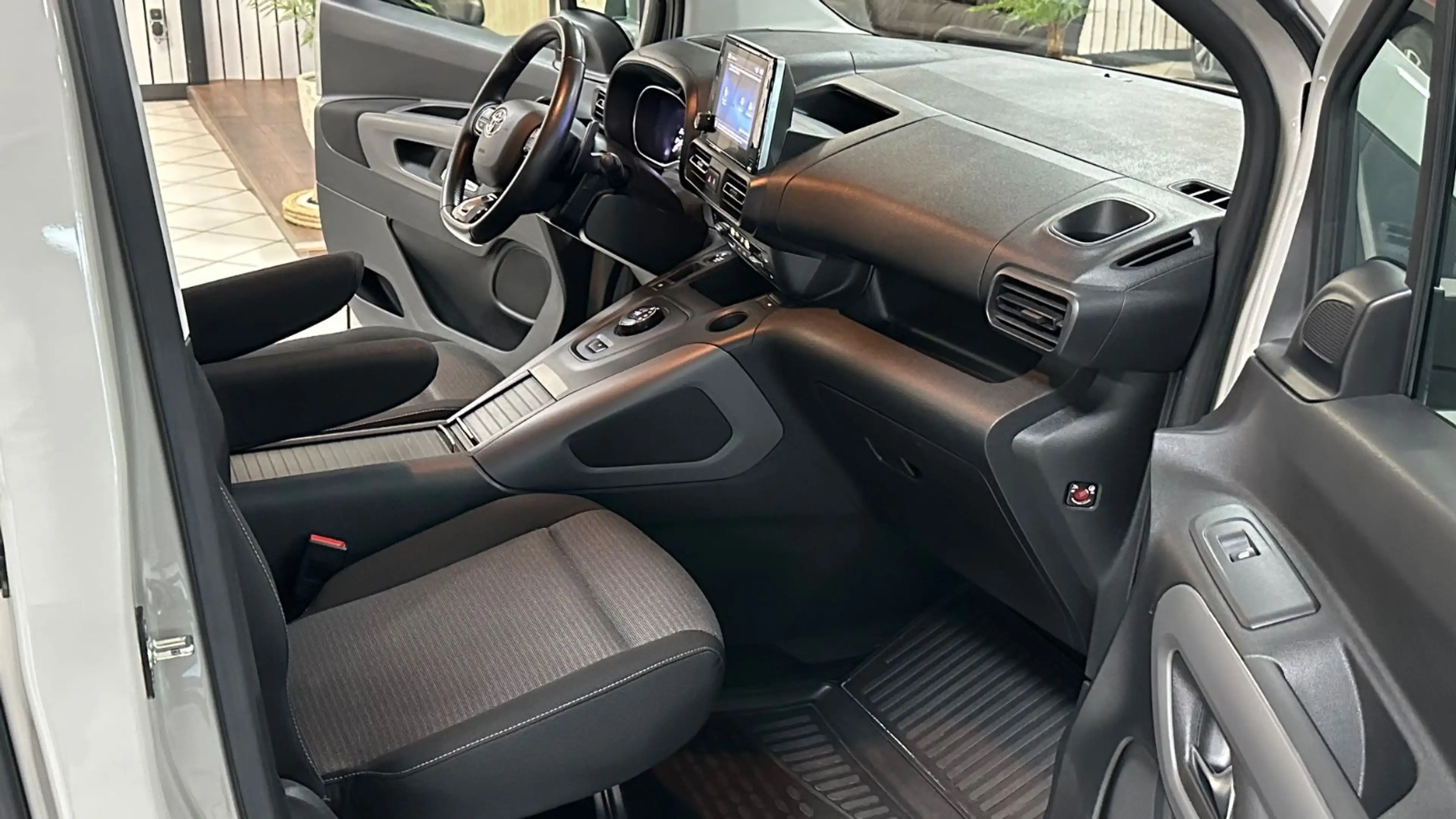 Toyota Proace City Verso Team Deutschland TÜV&Garantie — photo 15
