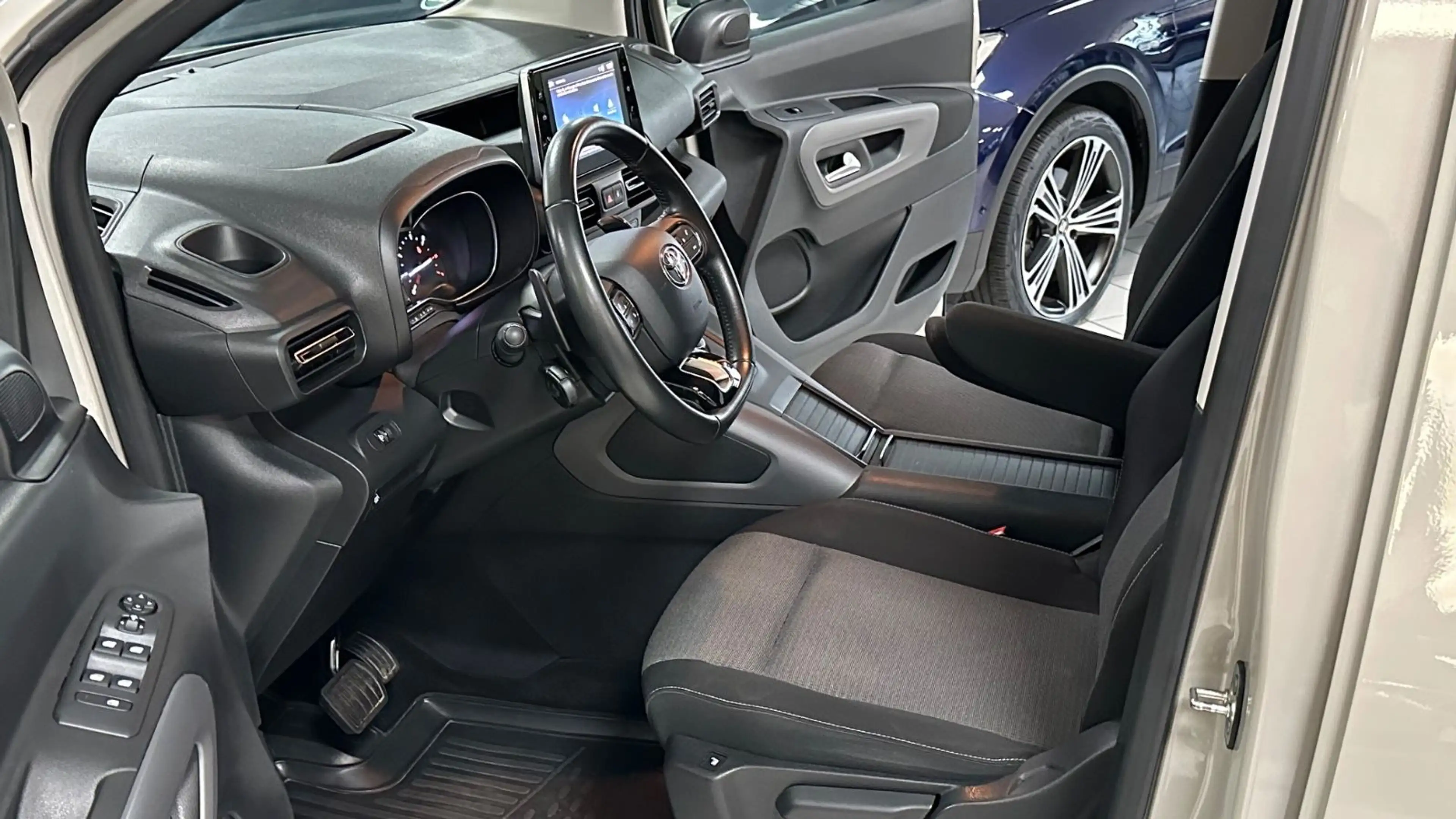 Toyota Proace City Verso Team Deutschland TÜV&Garantie — photo 12