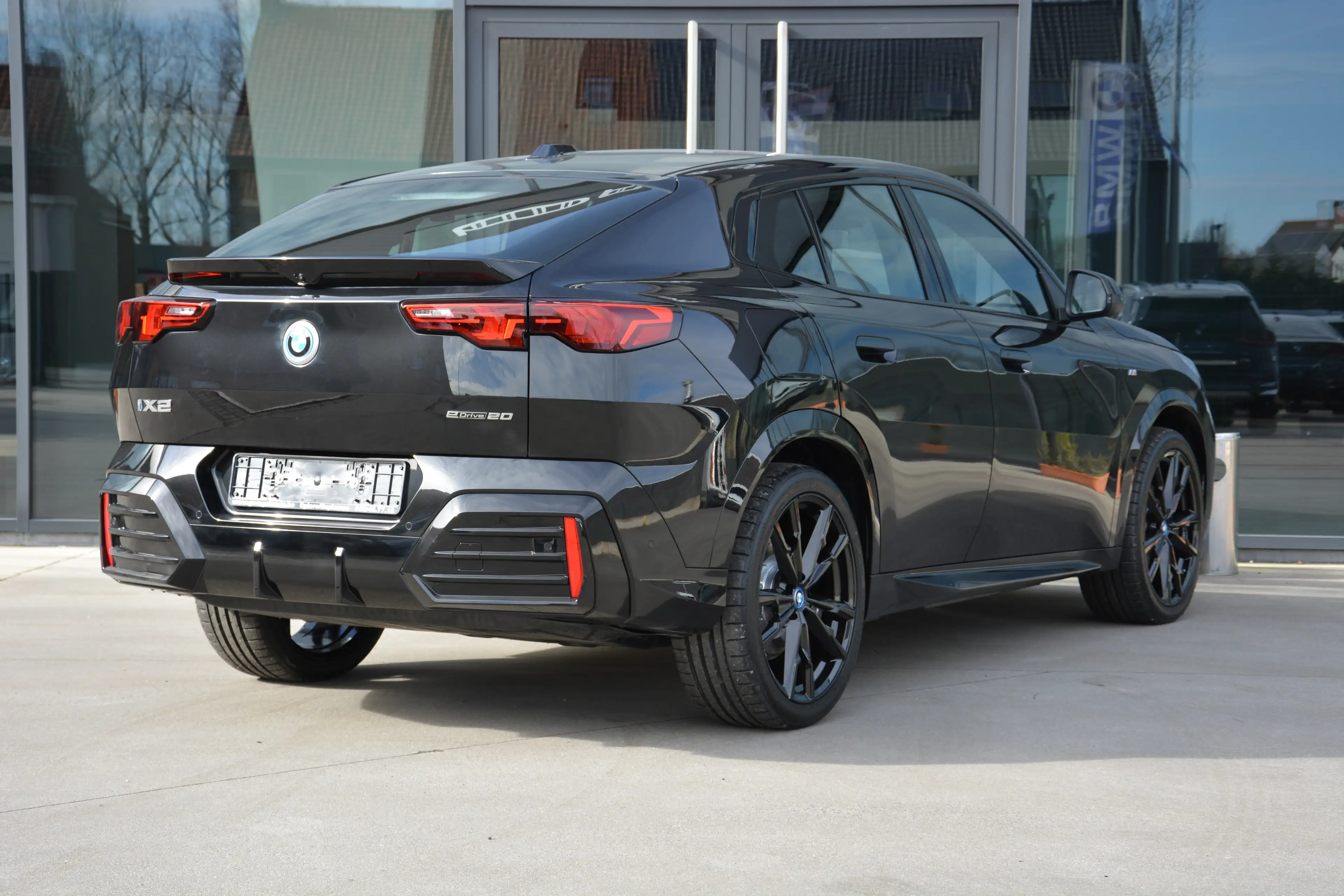 BMW iX2 eDrive20 M Sport/ Camera360°/ LED/ Keyless — photo 5