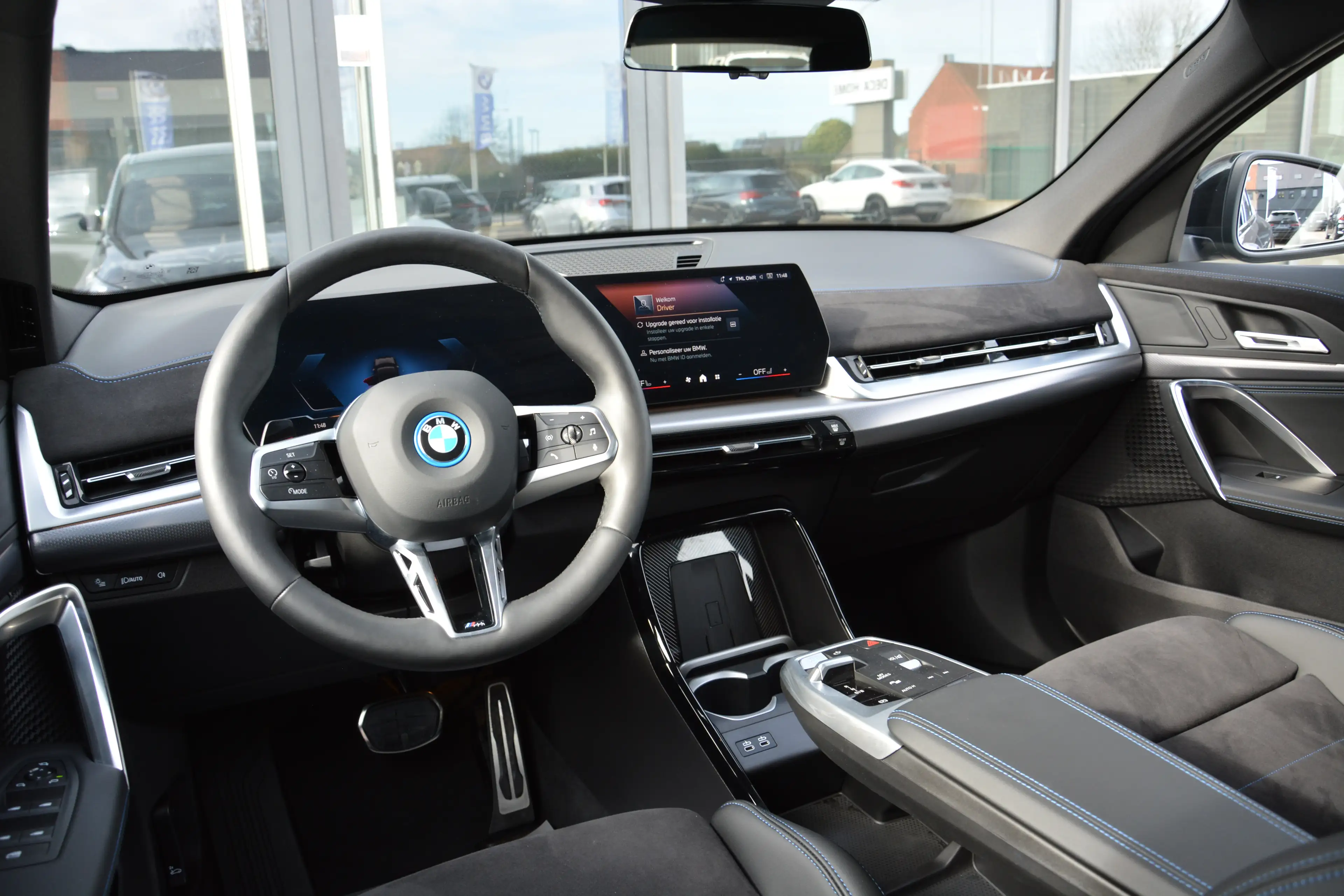 BMW iX2 eDrive20 M Sport/ Camera360°/ LED/ Keyless — photo 9