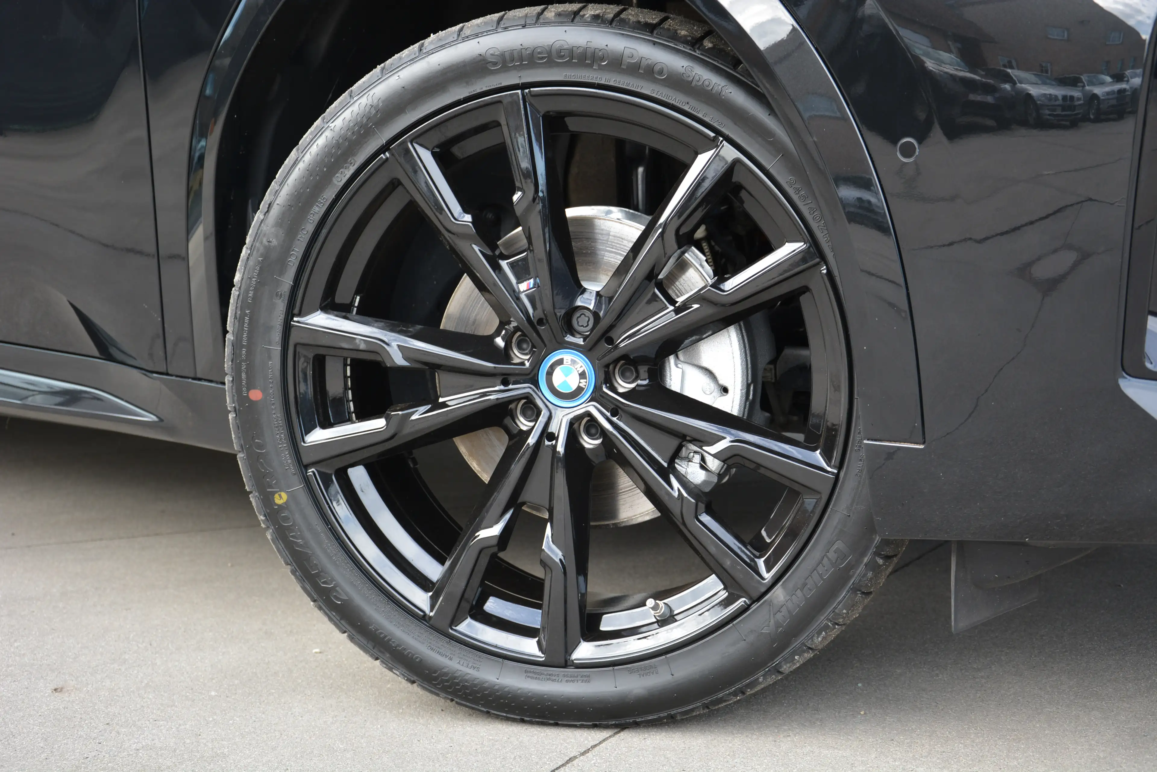 BMW iX2 eDrive20 M Sport/ Camera360°/ LED/ Keyless — photo 7