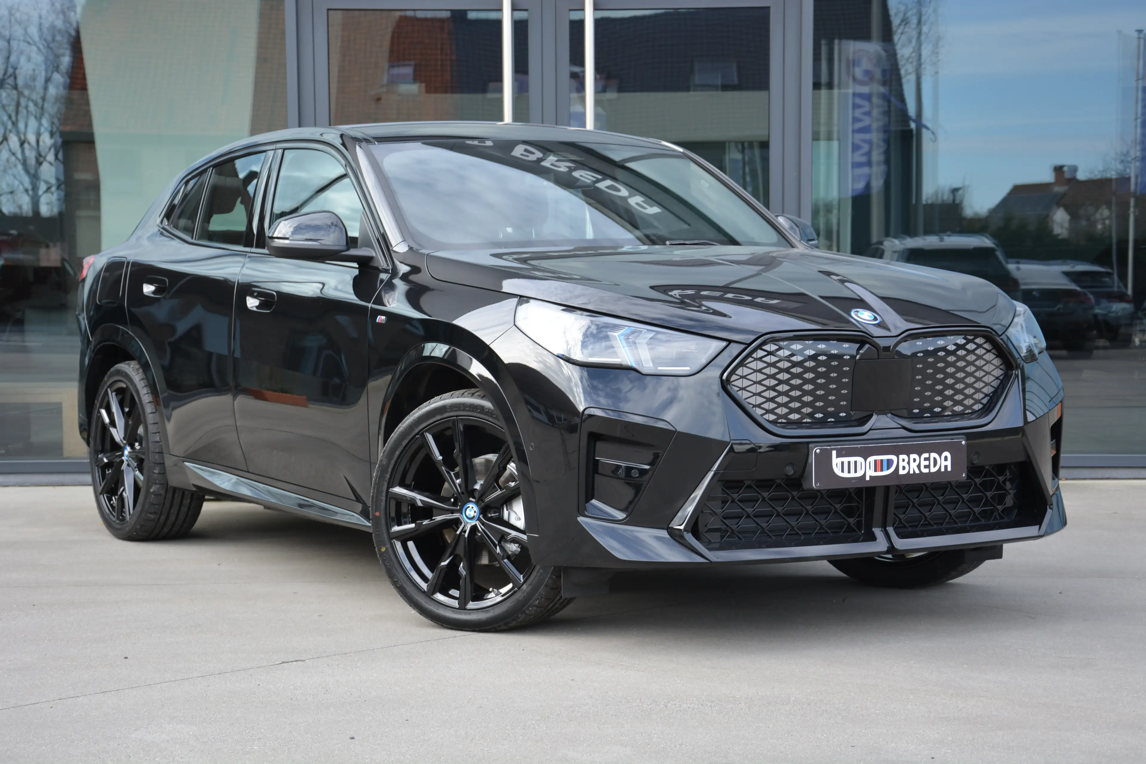 BMW iX2 eDrive20 M Sport/ Camera360°/ LED/ Keyless
