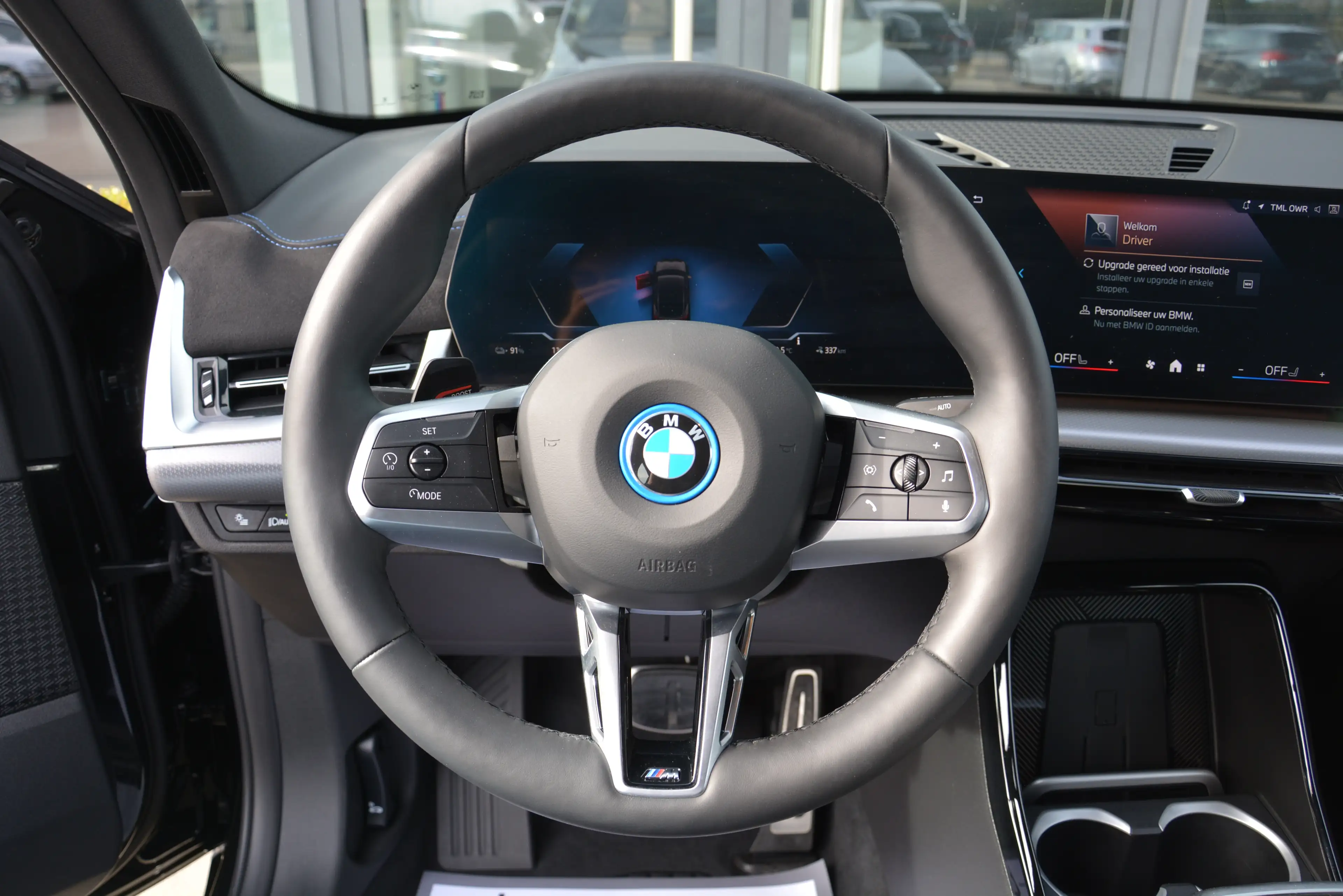 BMW iX2 eDrive20 M Sport/ Camera360°/ LED/ Keyless — photo 11