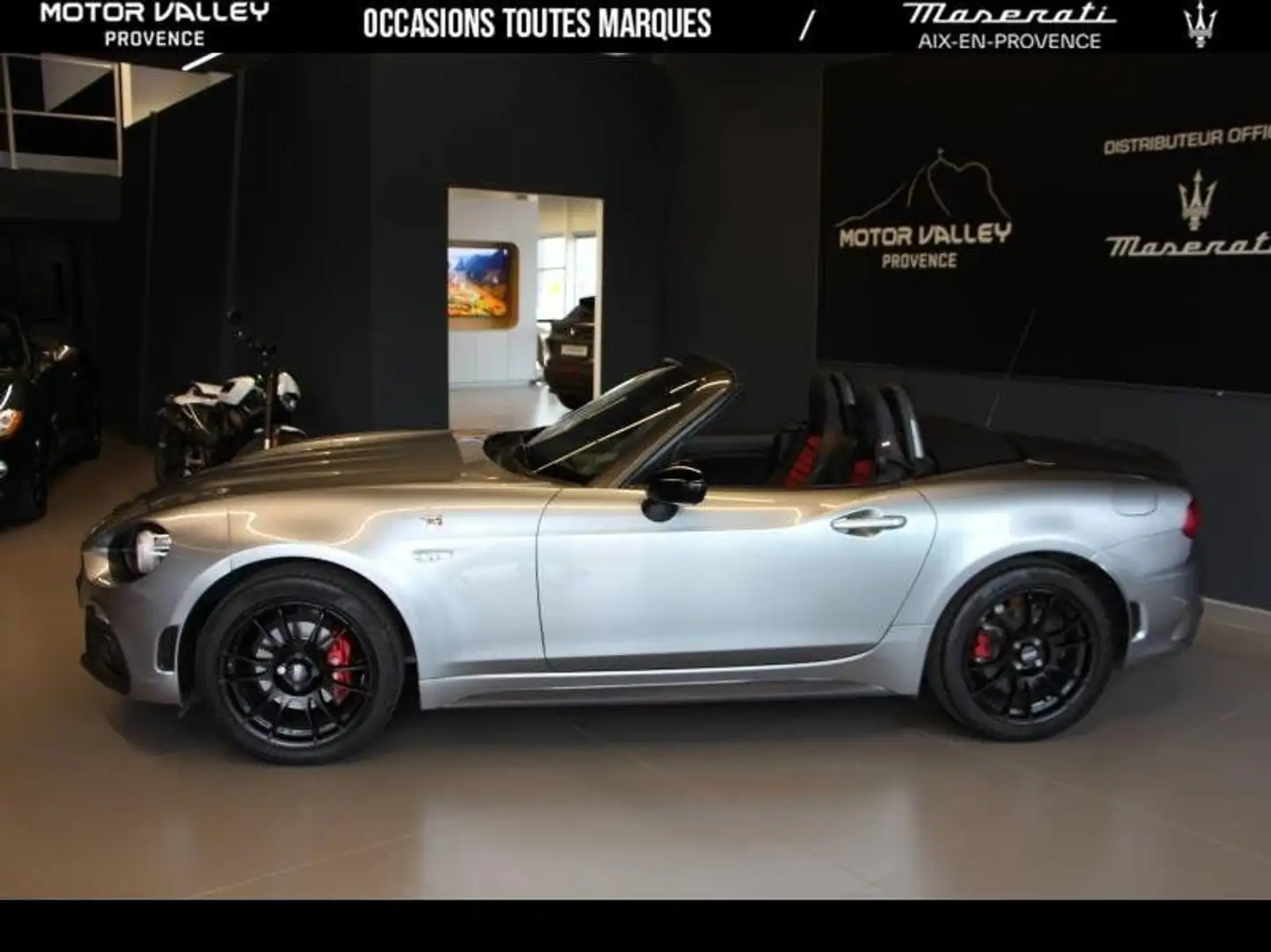 Abarth 124 Spider 1.4 MultiAir 170ch GT BVA6 Grijs - 2