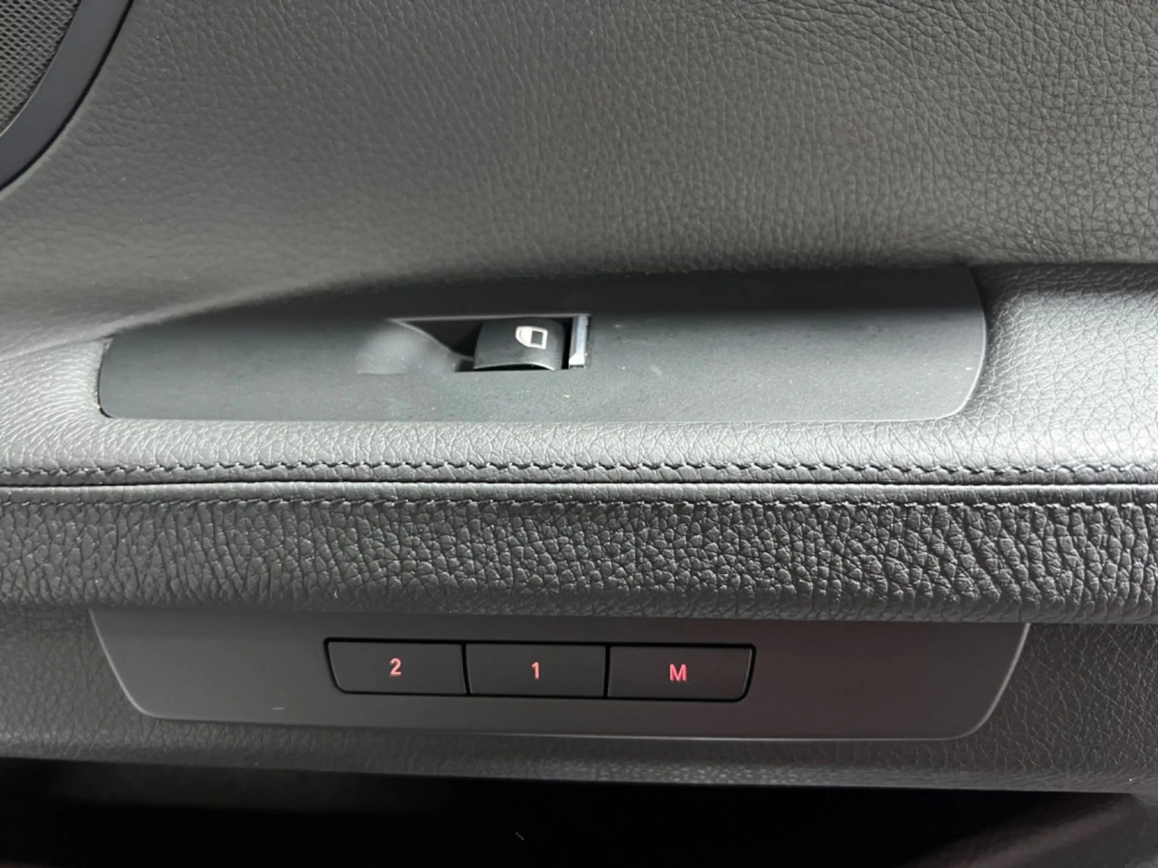 BMW 750 i 1.HND 46TKM KEY PROF XENO MEMORY LEDER HIFI — photo 15