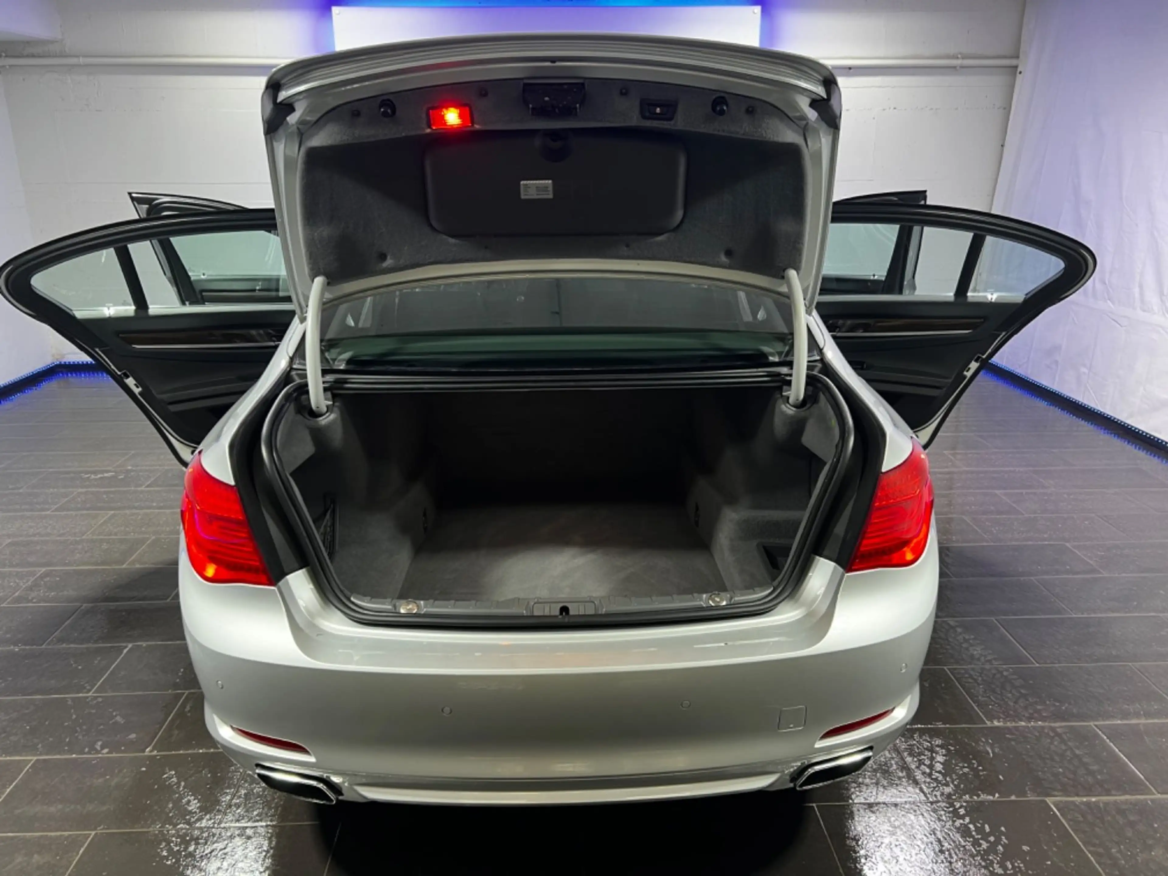 BMW 750 i 1.HND 46TKM KEY PROF XENO MEMORY LEDER HIFI — photo 6