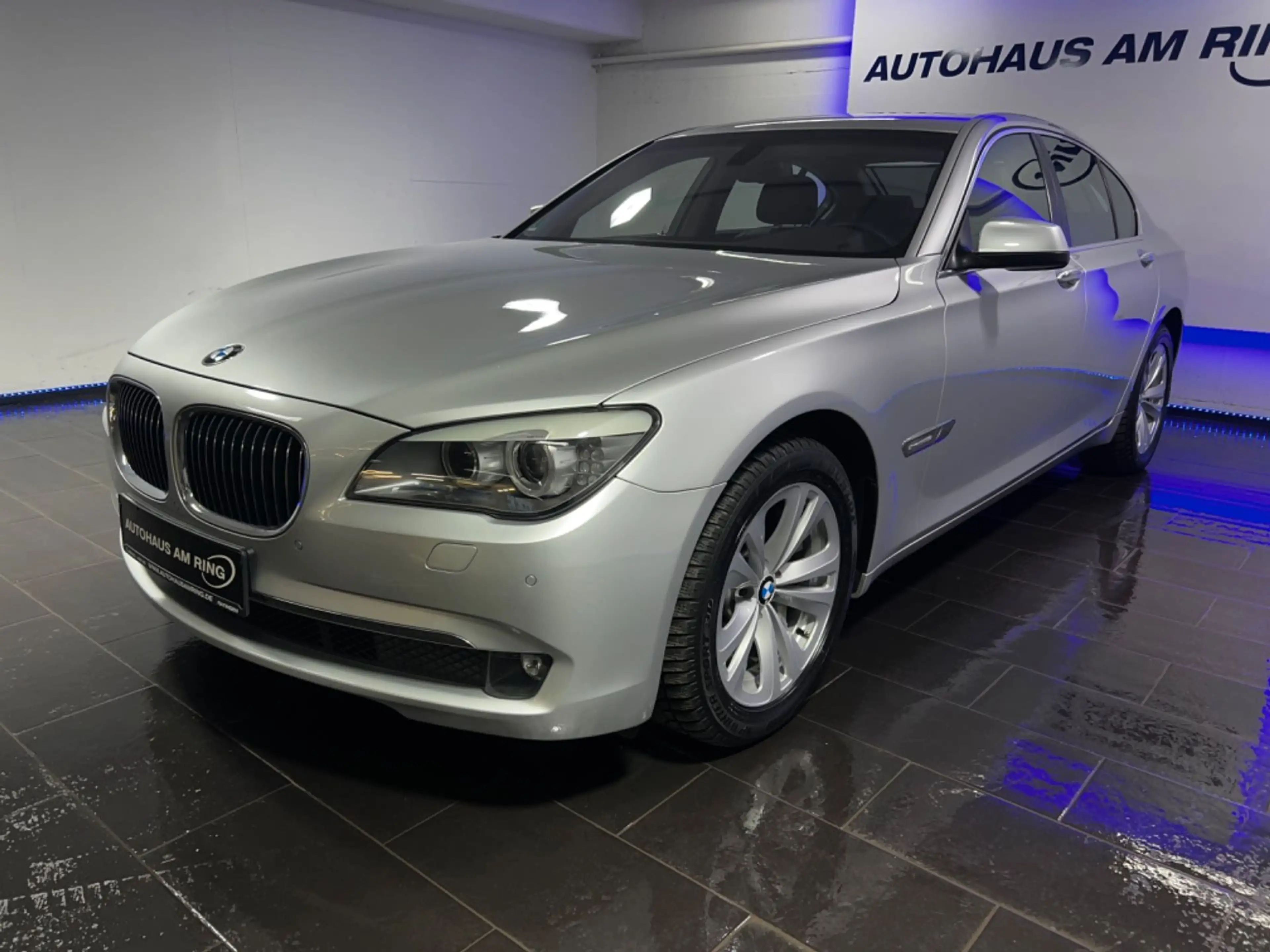 BMW 750 i 1.HND 46TKM KEY PROF XENO MEMORY LEDER HIFI — photo 3