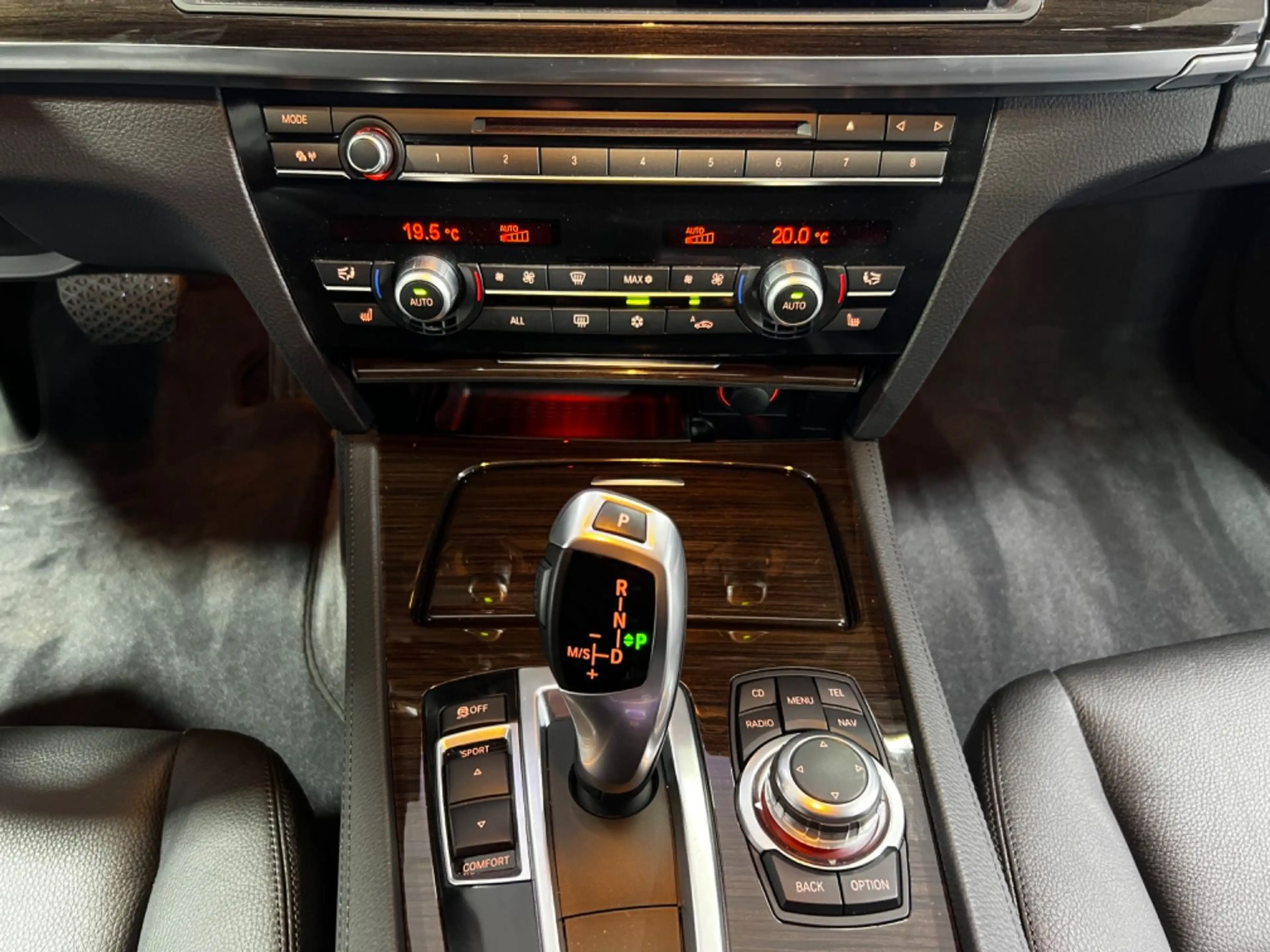 BMW 750 i 1.HND 46TKM KEY PROF XENO MEMORY LEDER HIFI — photo 10