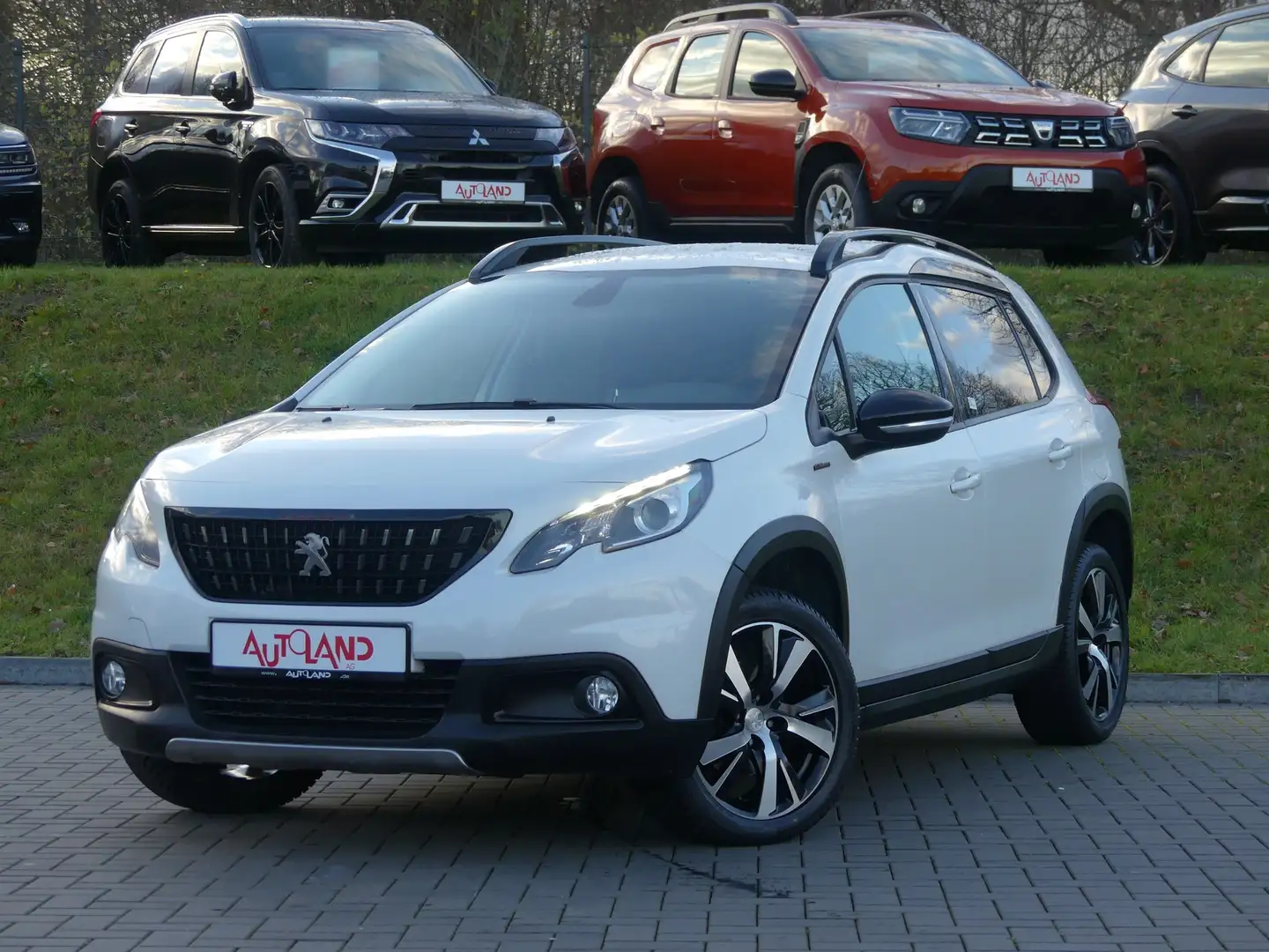 Peugeot 2008 1.2  PureTech Allure GT-Line Navi Klimaaut. Weiß - 2