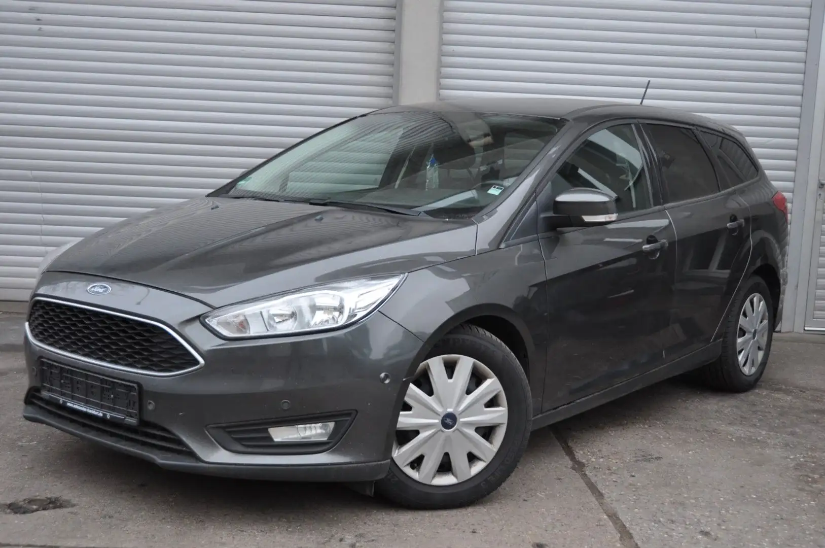 Ford Focus 2,0 tdci Turnier Business I Hand Grau - 1