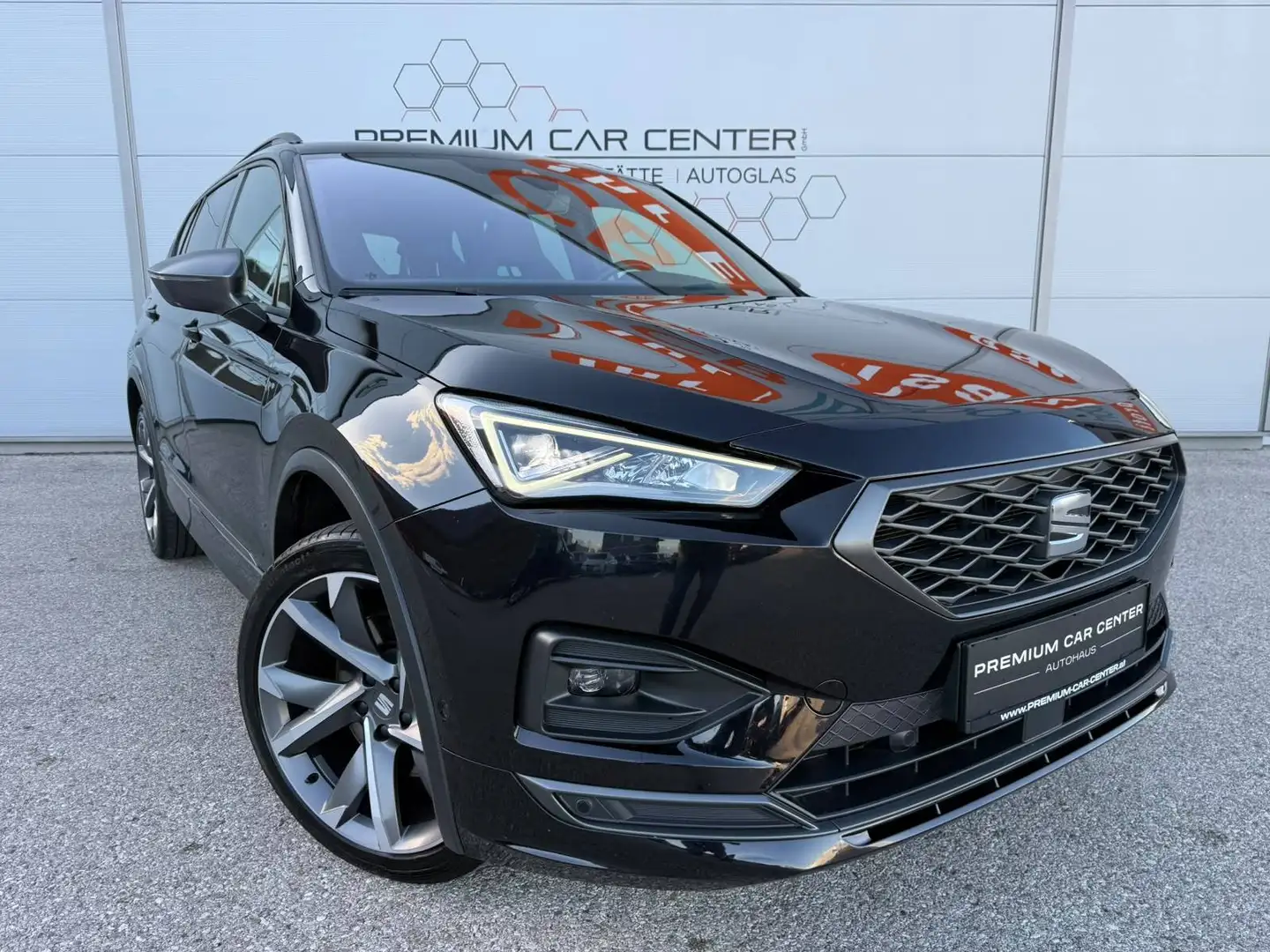 SEAT Tarraco Tarraco 2.0 TDI FR-Line 4Drive VOLL-LED / AHV / DIGI-TACHO / CARPLAY / 360° KAMERA / NAVI / 4x SITZHZG. Schwarz - 1