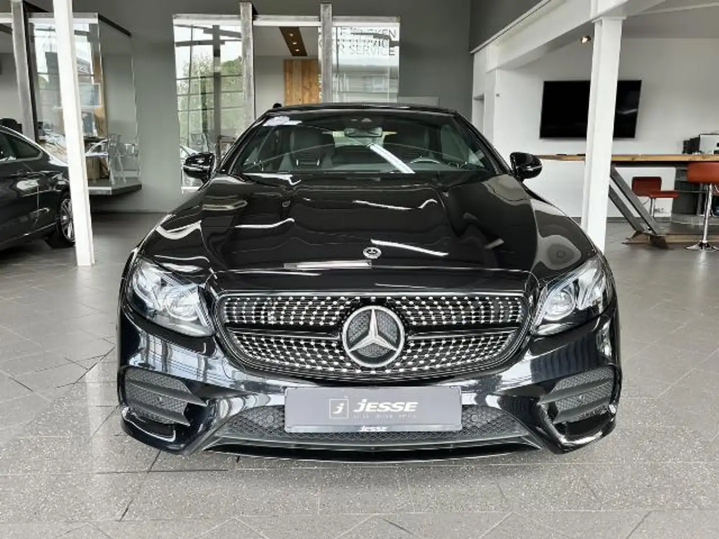 Mercedes-Benz E 200 AMG Widescreen Burmester Aircap RCam Schwarz - 2