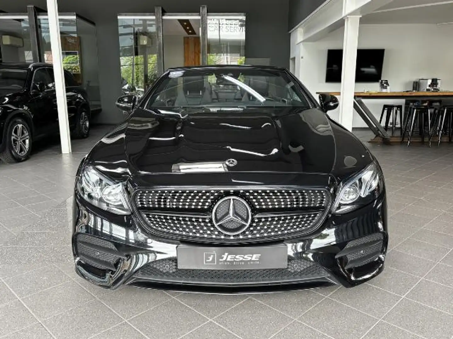 Mercedes-Benz E 200 AMG Widescreen Burmester Aircap RCam Zwart - 2