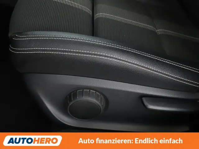 Mercedes-Benz A-Class view 25