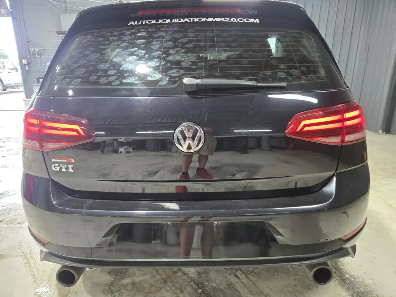 Volkswagen Golf GTI снимка Volkswagen Golf GTI