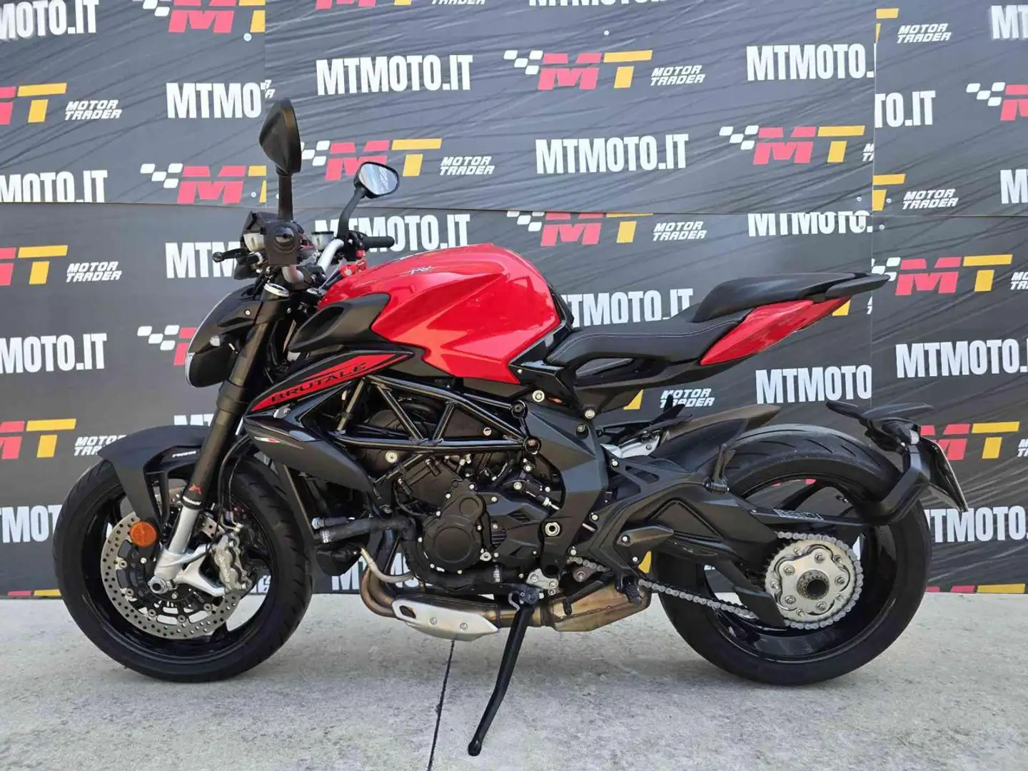 MV Agusta Brutale 800 Video 360 Rosso - 2