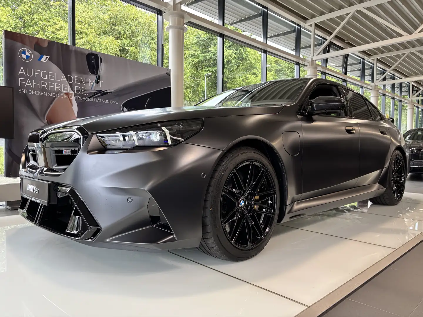 BMW M5 Limousine Ultimate Pack Keramik AHK B&W 360° 0,5% Gris - 2