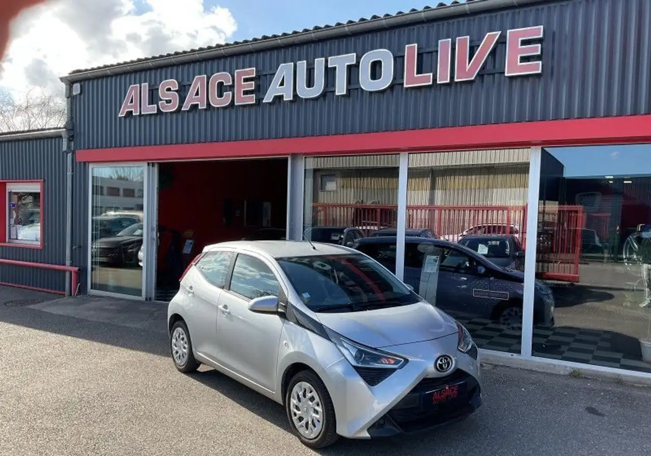 Toyota Aygo 1.0 VVT-I 72CH X-PLAY 5P MY21