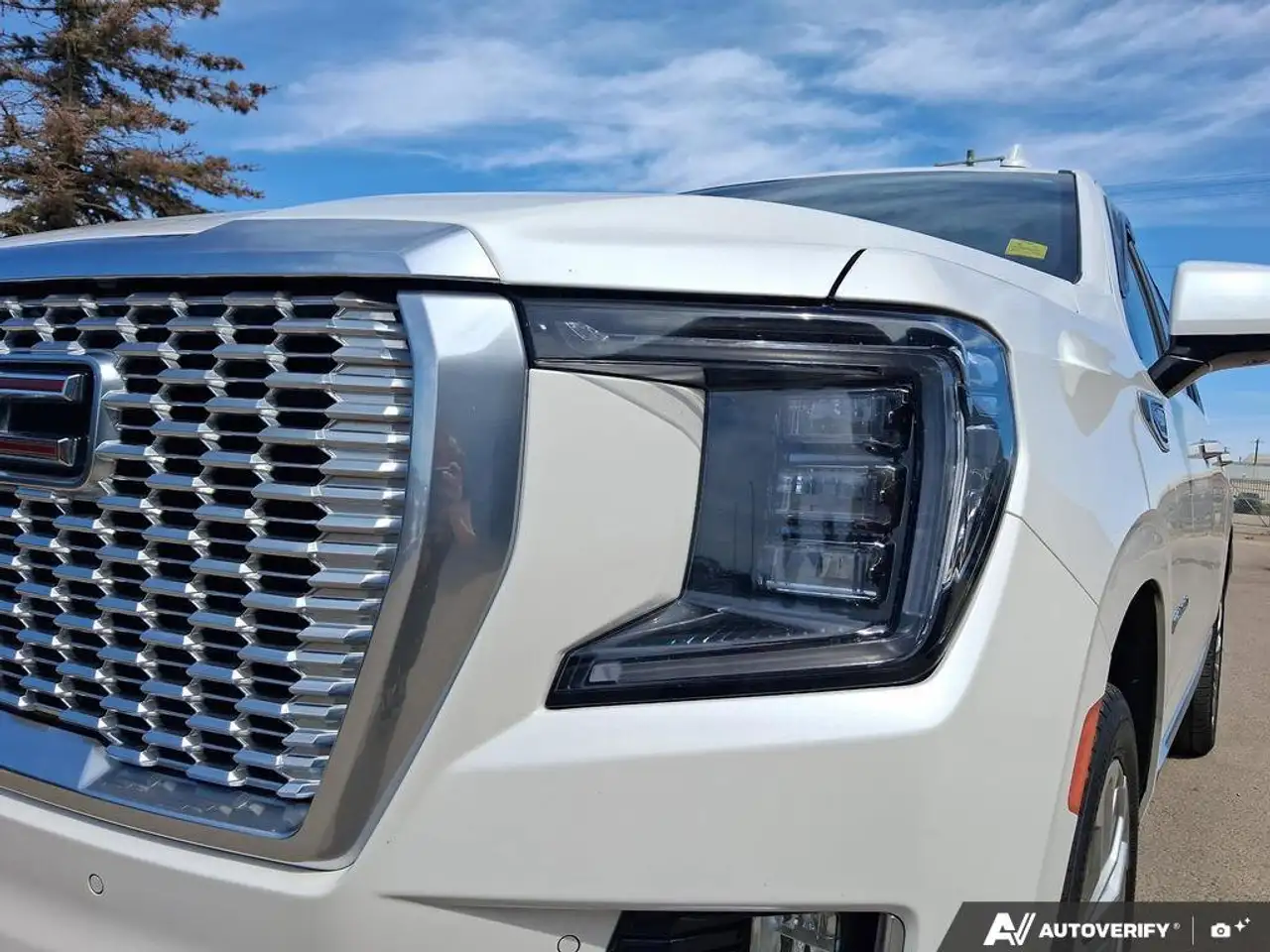 GMC Yukon снимка GMC Yukon