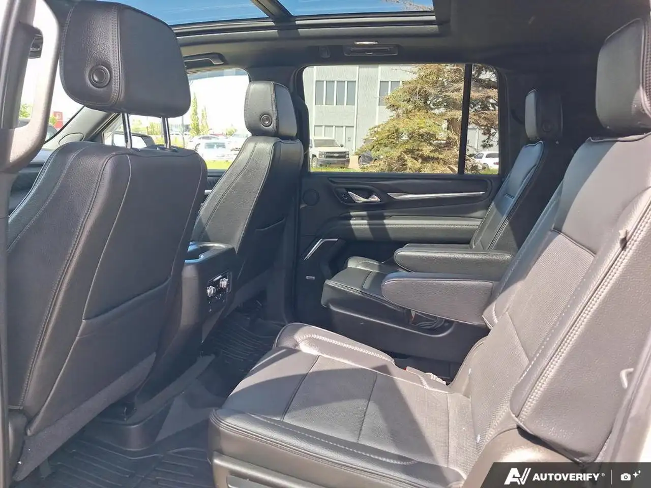 GMC Yukon снимка GMC Yukon