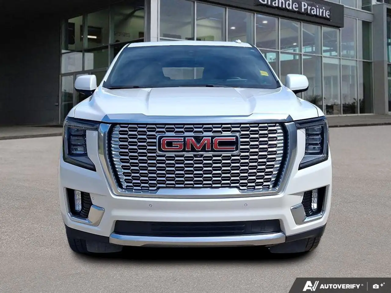 GMC Yukon снимка GMC Yukon