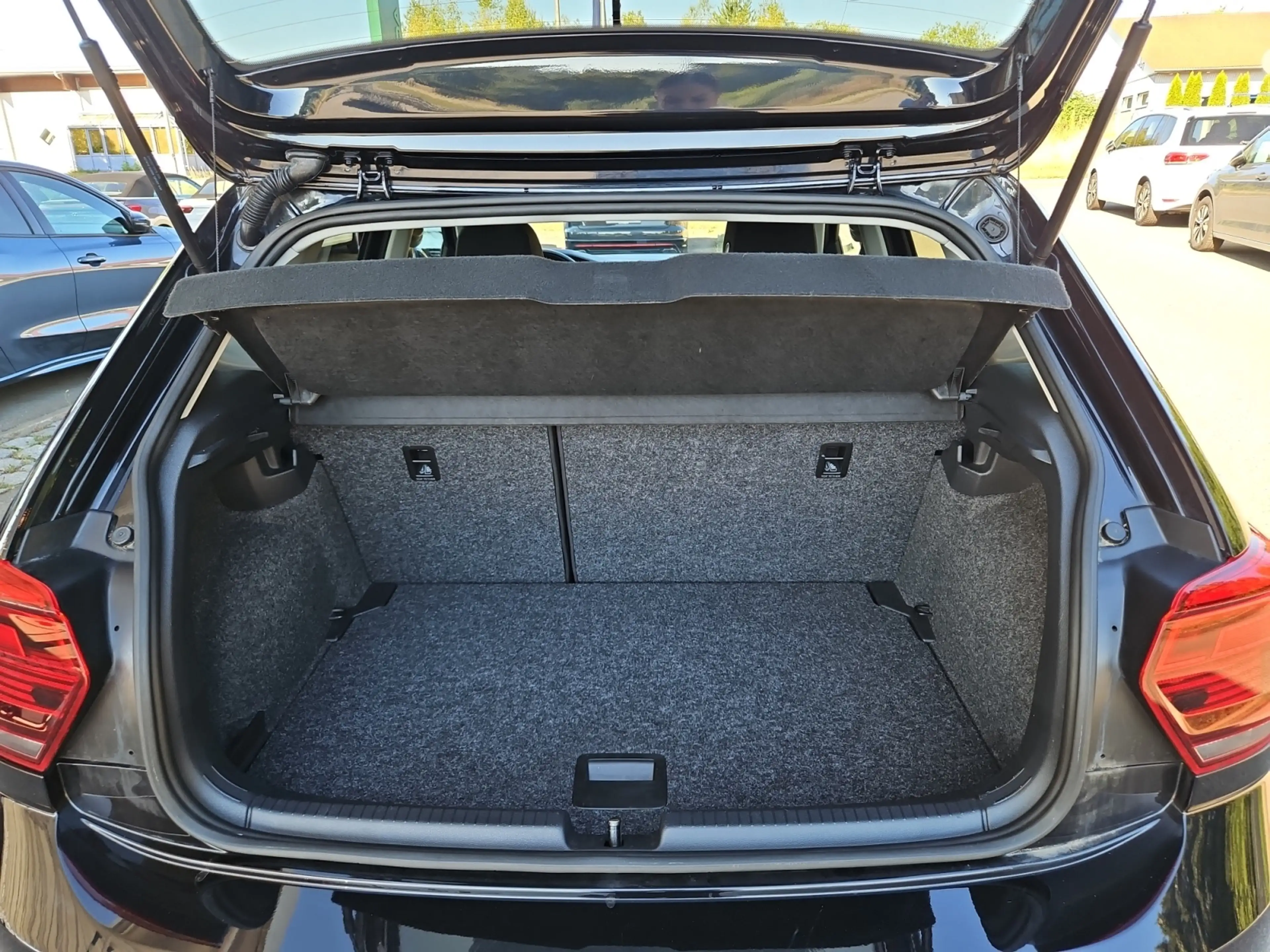 Volkswagen Polo 1,0 TSI Highline LED Navi — photo 11