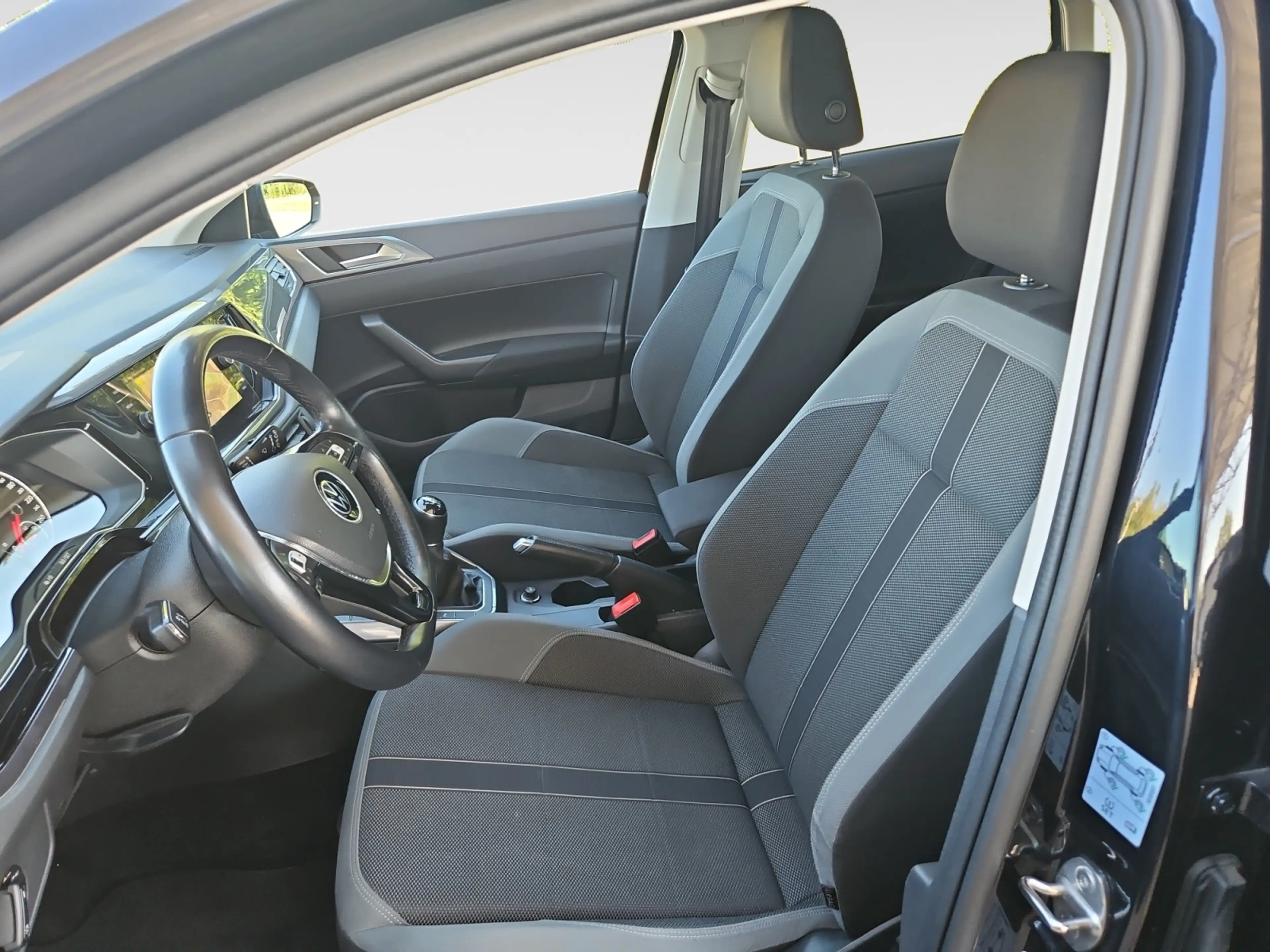 Volkswagen Polo 1,0 TSI Highline LED Navi — photo 8