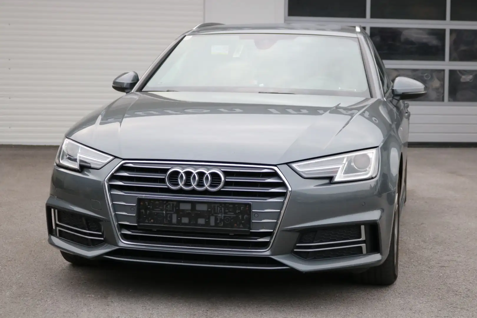 Audi A4 2,0 TDI S-line 7G S-tronic DSG Grau - 2