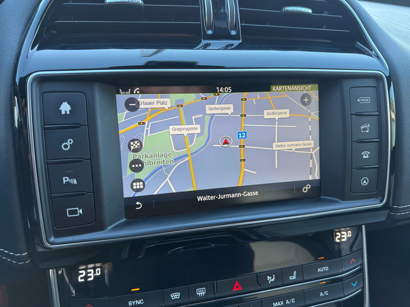 Jaguar XE **R- SPORT, ALLRAD, Lenkradheizung, FINANZIERUNG** — photo 15