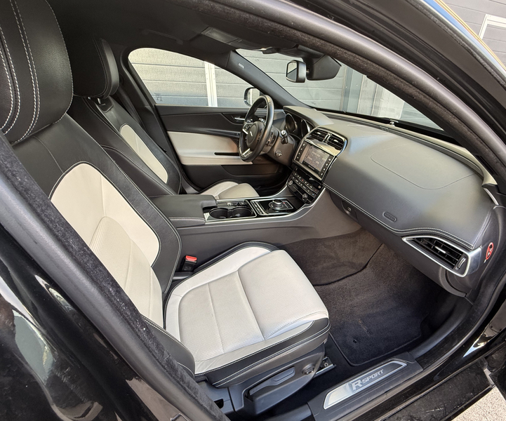 Jaguar XE **R- SPORT, ALLRAD, Lenkradheizung, FINANZIERUNG** — photo 8