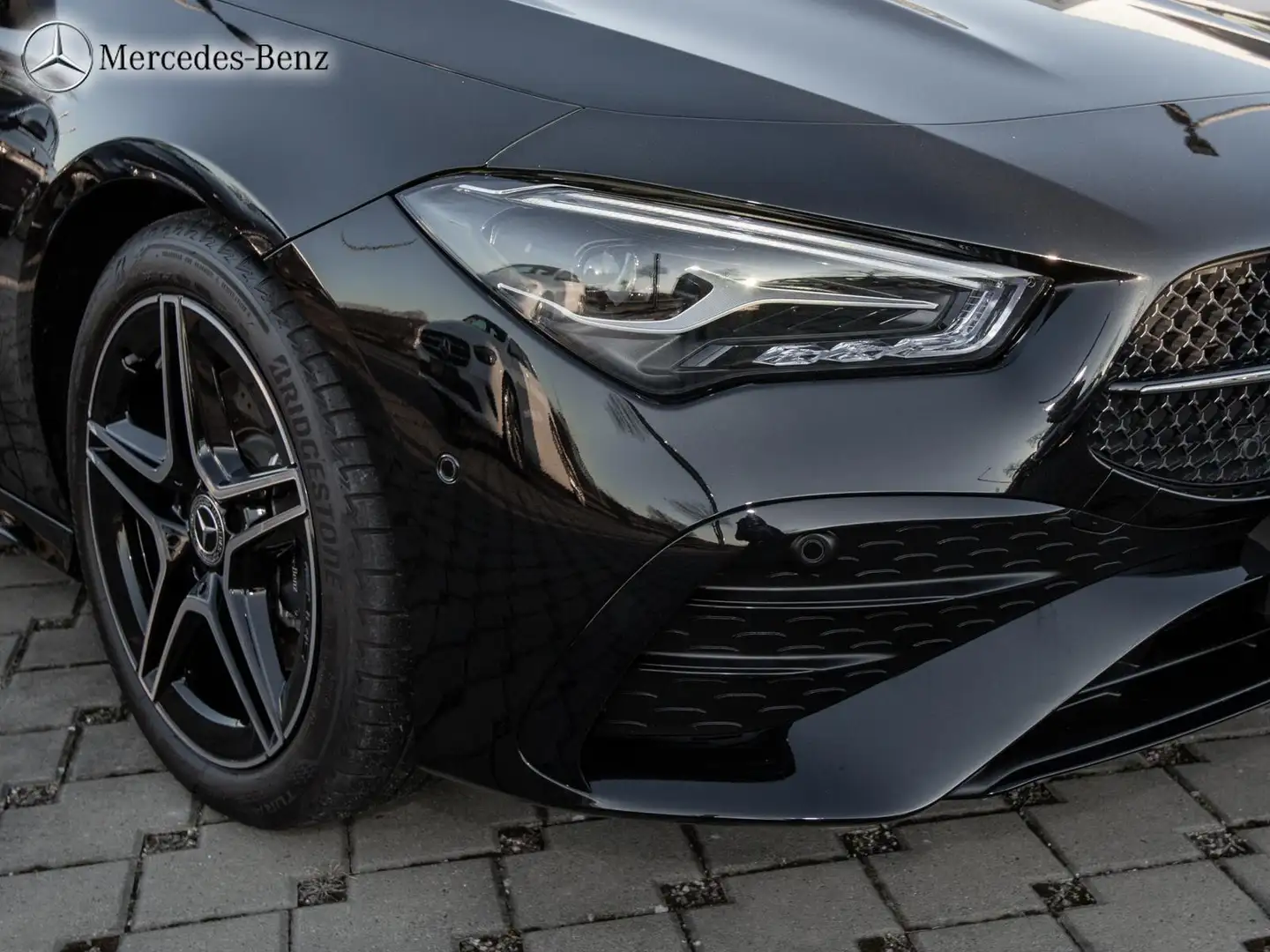 Mercedes-Benz CLA 200 AMG MBUX+RüKam+LED+18 Fekete - 2