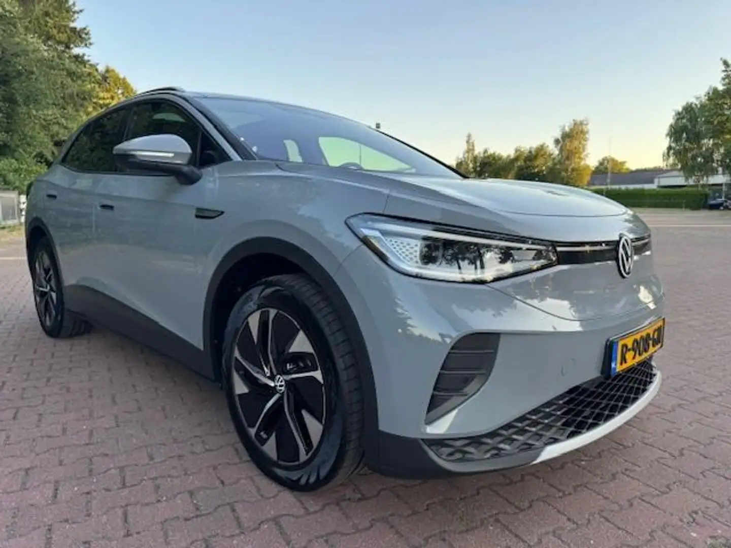 Volkswagen ID.4 PRO 77KWH 204PK SOH 92% TREKHAAK/PANO/ACARPLAY Grijs - 1