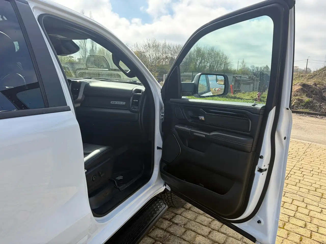 Dodge RAM 2023 — фото 15