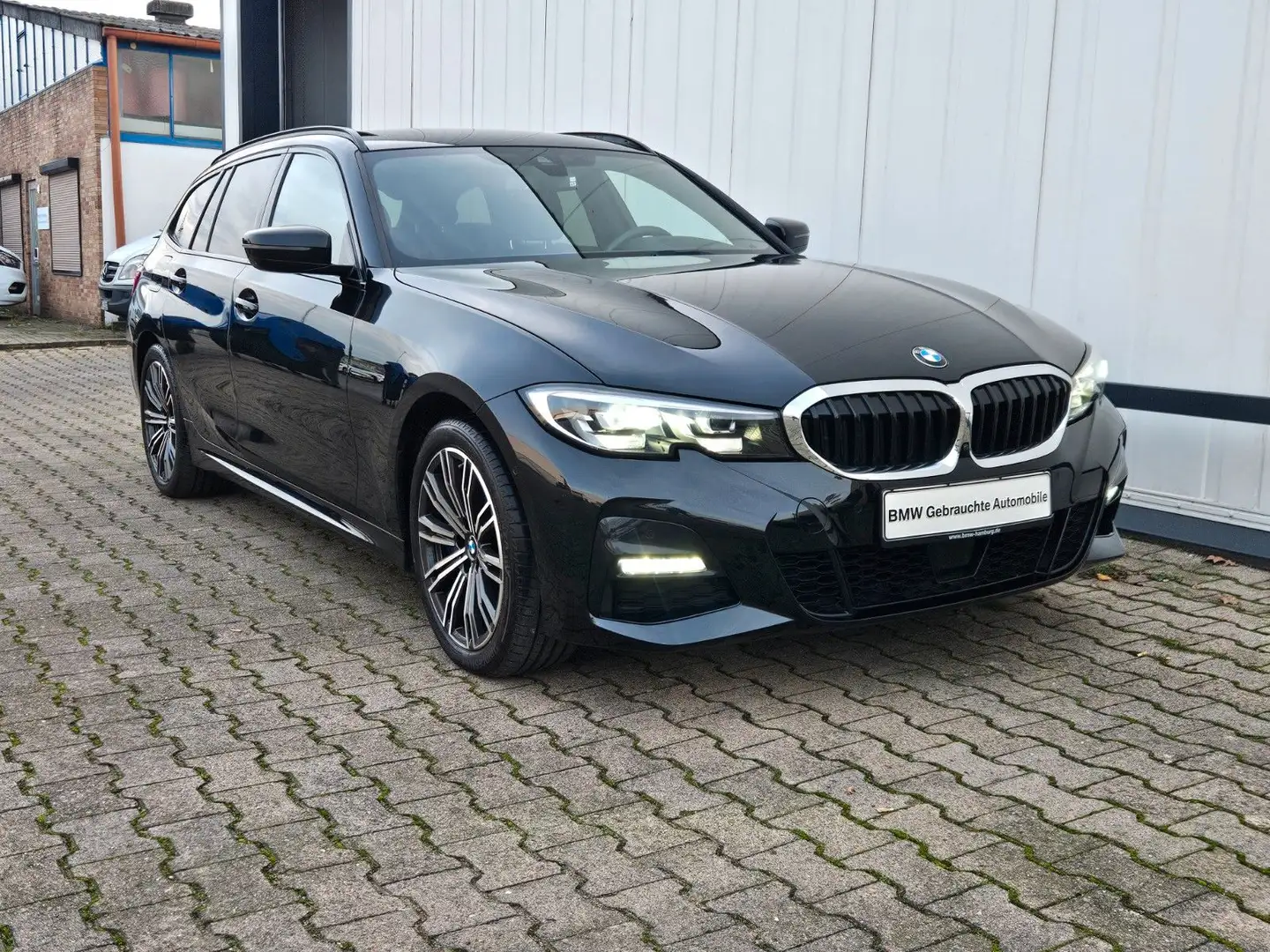 BMW 330 e*LCProf*M-SPORT*HUD*ACC*PARKASS+*KEYLESS GO Zwart - 2