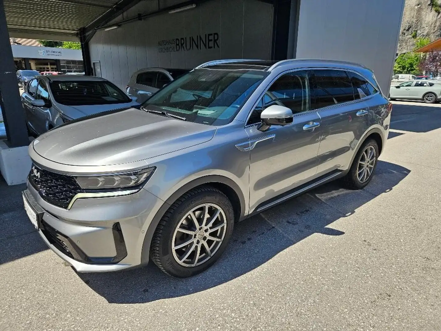 Kia Sorento 2,2 CRDi SCR AWD Platin DCT Grau - 2