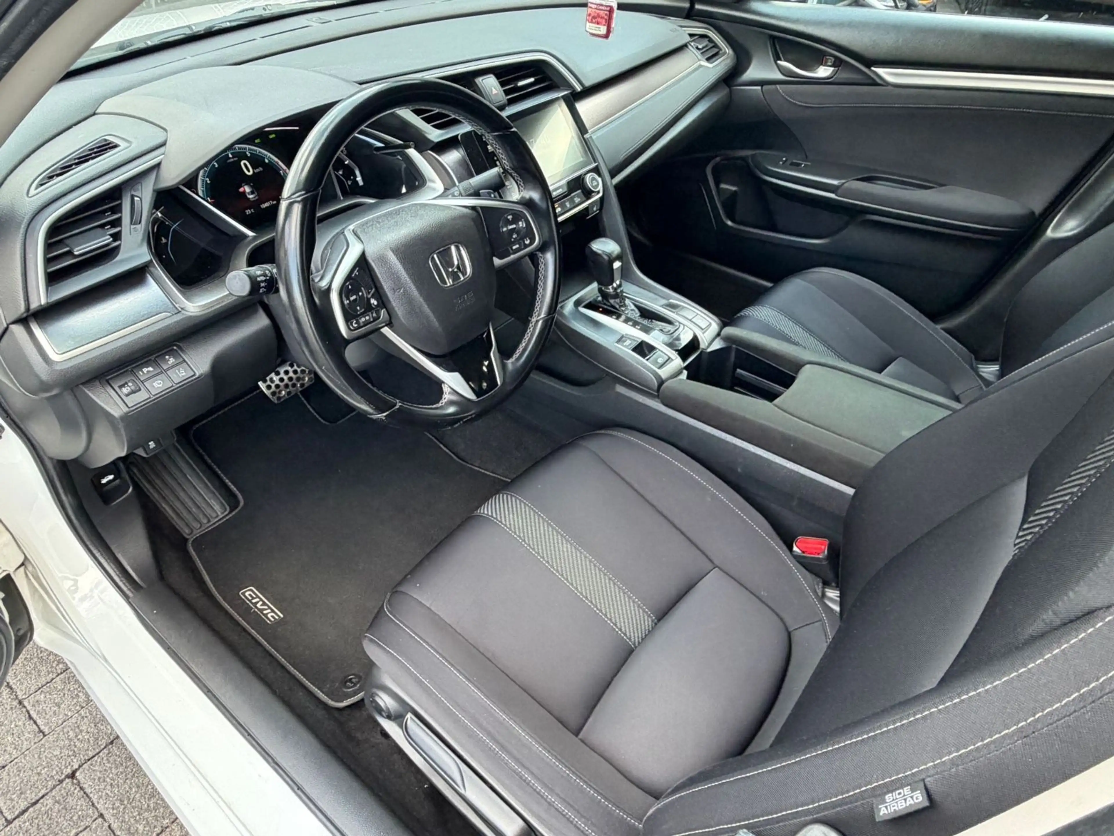 Honda Civic 1.5 Elegance KAMERA*SITZHEIZUNG*CARPLAY* — photo 10