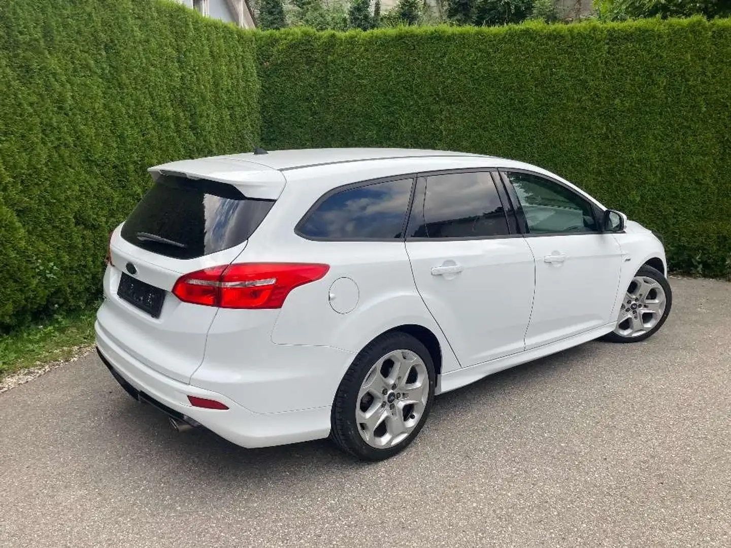 Ford Focus Traveller ST Turbo Weiß - 2