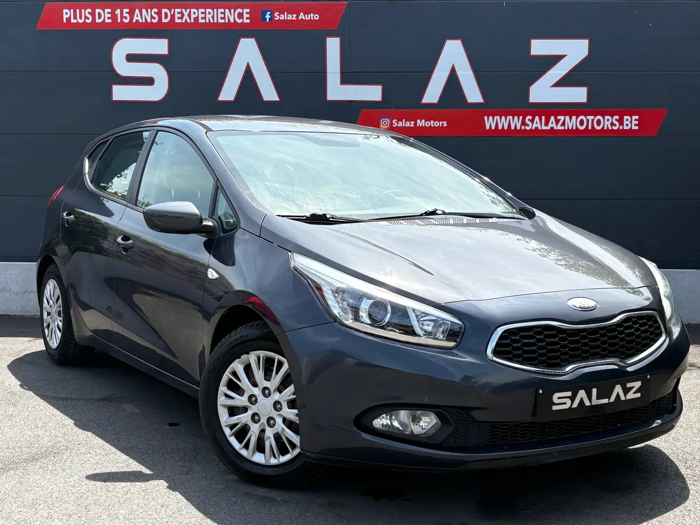 Kia Ceed / cee'd 1.4i Easy/ESSENCE/CLIMATISATION/NAVIGATION Gris - 1