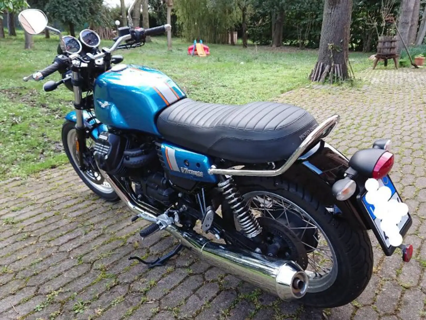 Moto Guzzi V 7 Stone II - 2