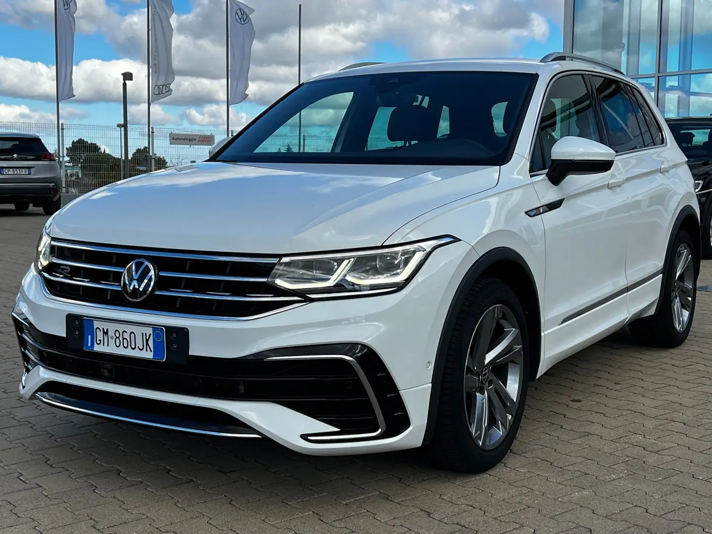 Volkswagen Tiguan Tiguan II 2021 2.0 tdi R-Line 150cv dsg Bianco - 1