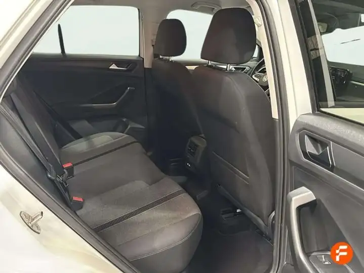 Volkswagen T-Roc 2022, foto 22