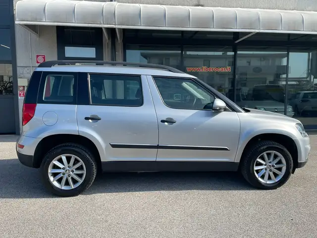 Skoda Yeti 2.0 TDI Easy Outdoor 4X4 - NEOPATENTATI