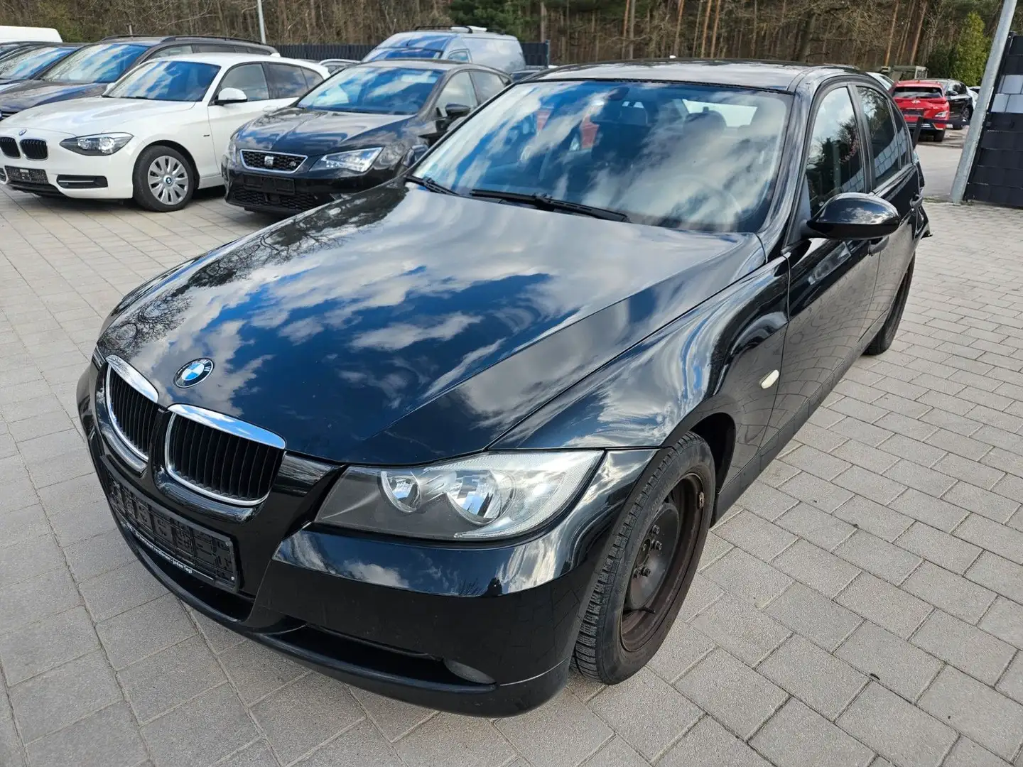 BMW 318 Baureihe 3 Lim. 318i Noir - 1