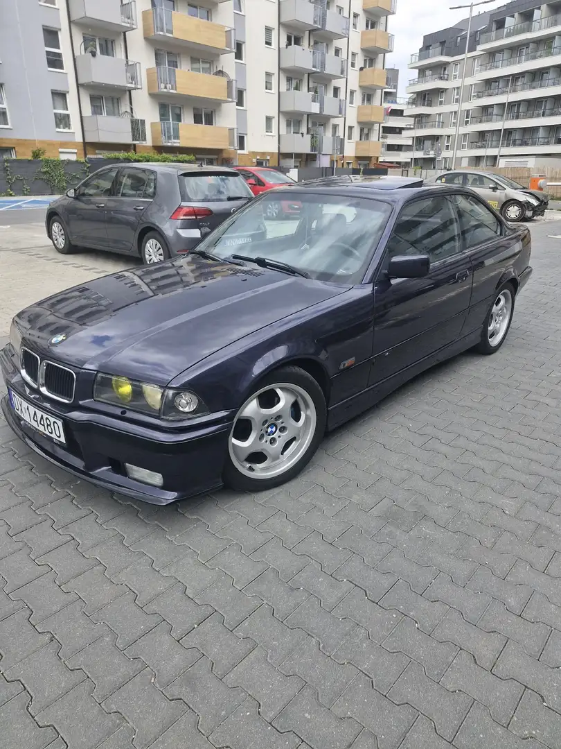 BMW 328 328i - 2