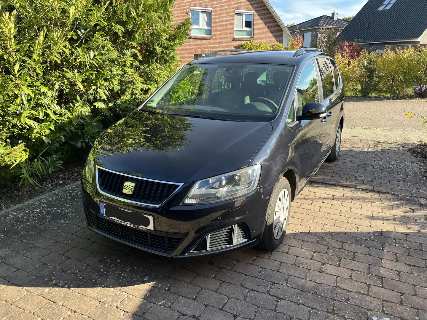 SEAT Alhambra Alhambra Diesel 2.0 TDI Ecomotive Reference Schwarz - 1
