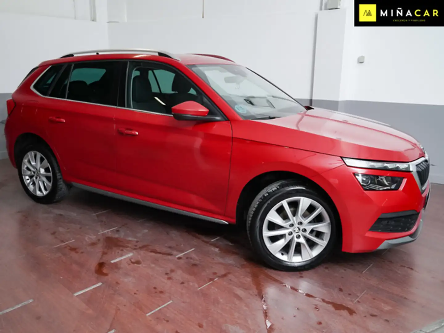Skoda Kamiq 1.5 TSI Style Rojo - 2